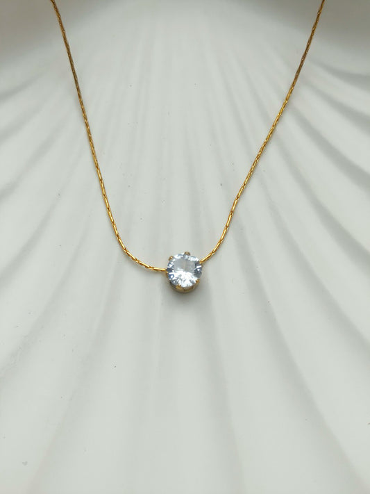 DELICATE CRYSTAL NECKLACE