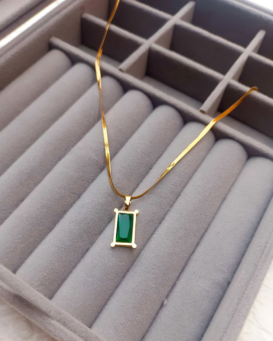 EMERALD SNAKE NECKLACE